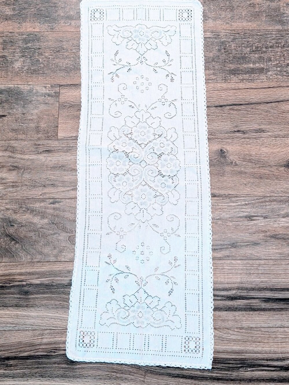 VTG White Floral Openwork Table Runner 37X13 Scalloped Edge Cottagecore Shabby